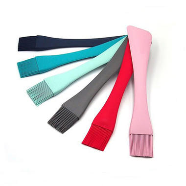 The double-ended silicone oil brush is a versatile kitchen too